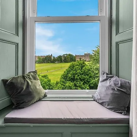Bright And Spacious Flat Overlooking The Meadows Apartment *