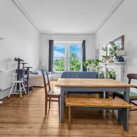 Bright And Spacious Flat Overlooking The Meadows Apartment Edinburgh