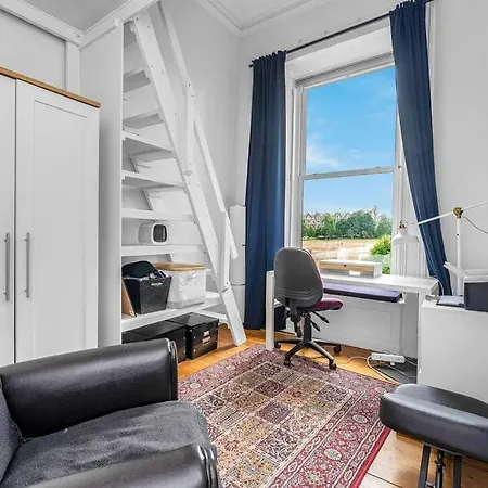 Apartment Bright And Spacious Flat Overlooking The Meadows Edinburgh