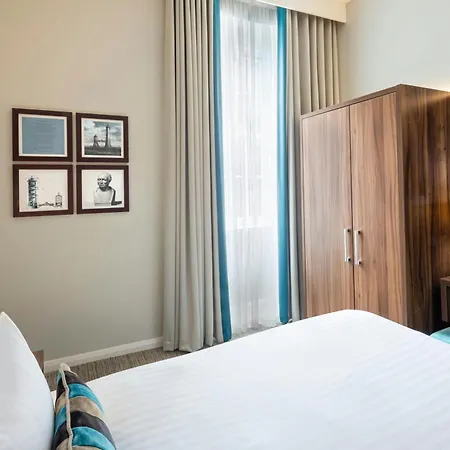 Отель Courtyard By Marriott