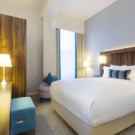 Courtyard By Marriott Hotel Edynburg