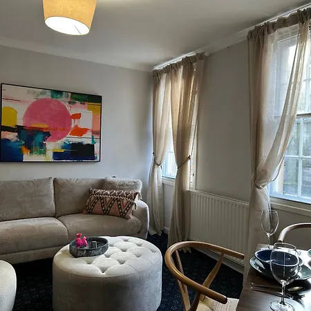 Nicolson Street Two Bedrooms Apartment