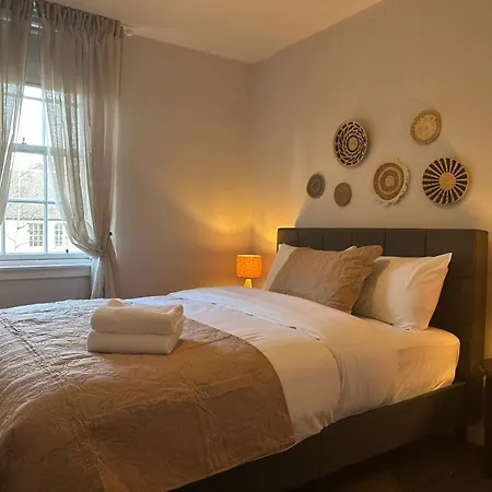 Apartment Nicolson Street Two Bedrooms Edinburgh
