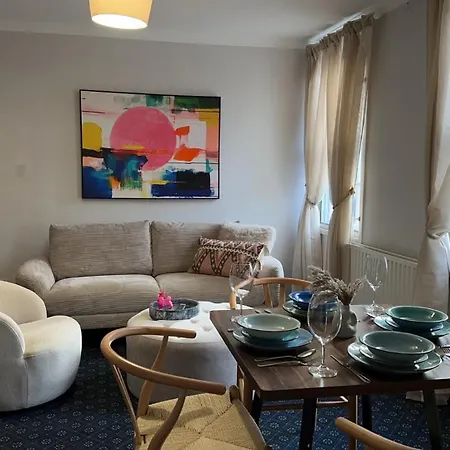 Apartment Nicolson Street Two Bedrooms *