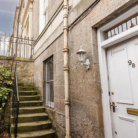 In Excellent Centre Location Apartamento *