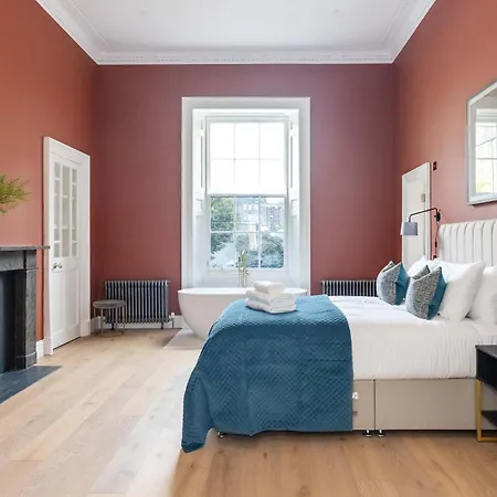 Dragon Luxury Serviced At Albyn Place Apartman *