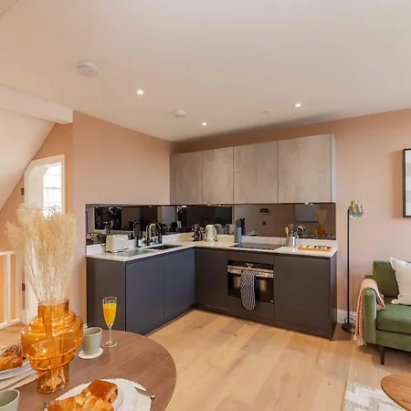 Dragon Luxury Serviced At Albyn Place *