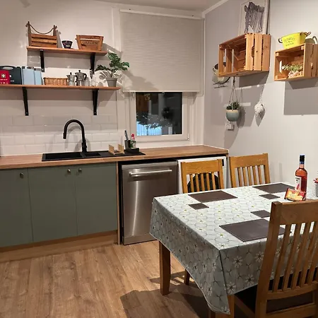 Maria- Bright And Modern Center .