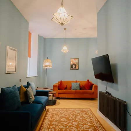 89 The Merchants- Chic By The House Of Danu Edinburgh