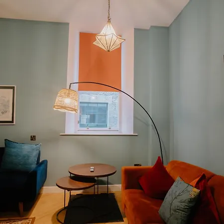 89 The Merchants- Chic By The House Of Danu 4* Edinburgh