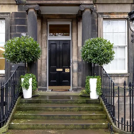 Joivy Modern In West End Edinburgh