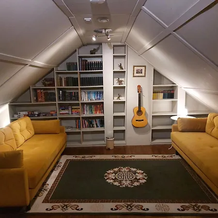 Stunning 5br Royal Mile Penthouse Lejlighed