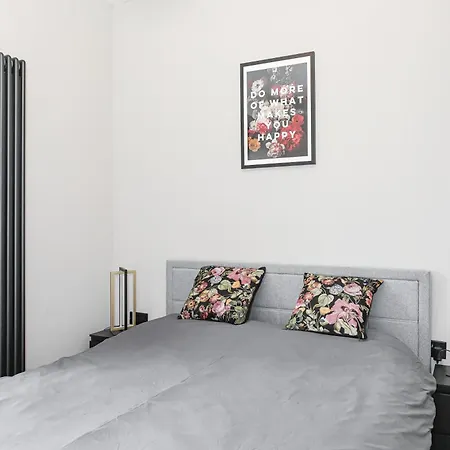 1 Bedroom Gorgie Sleeps 4 Easy Access Lägenhet