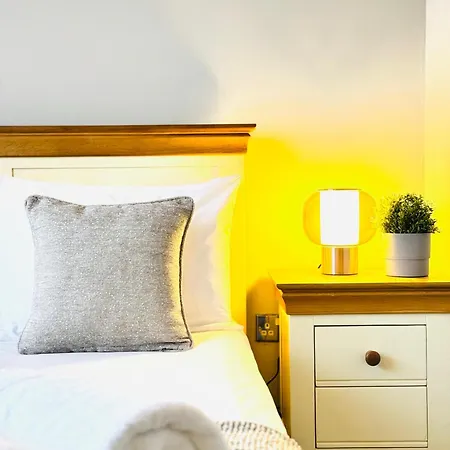 From - Iona - Private Members Club * Edimburgo