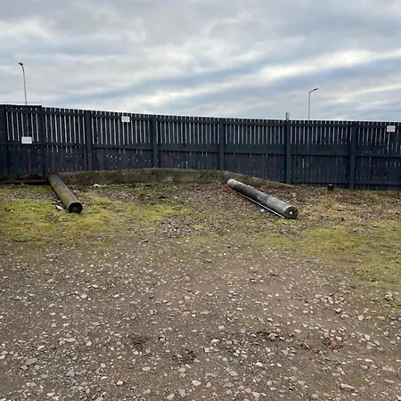 بيت للعطل 4 Bed Near Airport *