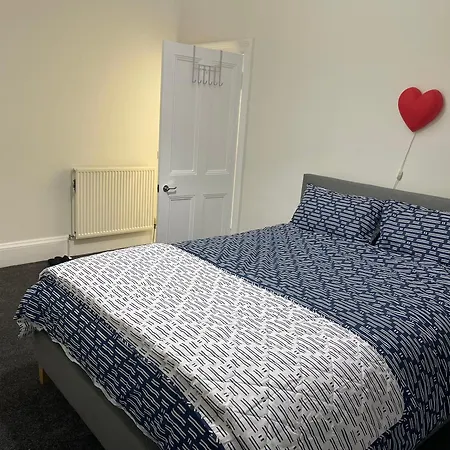 Entire Victorian House 2br - 4 Guests