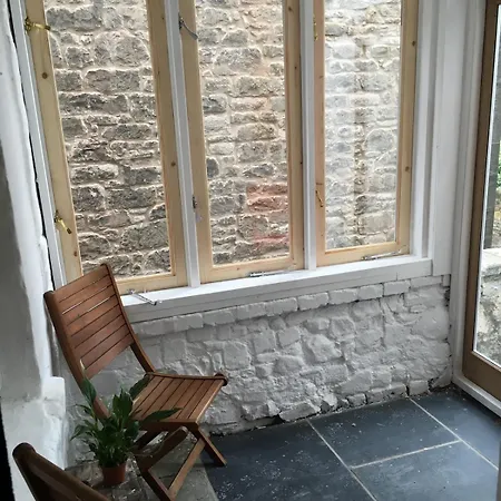 2 Bd Gdn Flat, St Leonards Apartment *