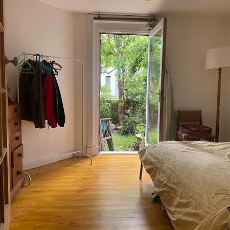 2 Bd Gdn Flat, St Leonards Apartment Edinburgh