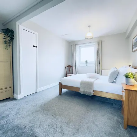 Top Floor Apartment With Castle Views Edinburg