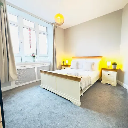 Top Floor Apartment With Castle Views Lägenhet *