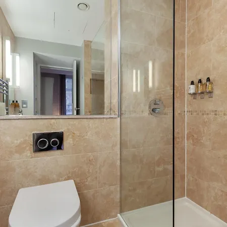 아파트 데스티니 스코틀랜드 - 세인트 앤드류 스퀘어 아파트먼트 *