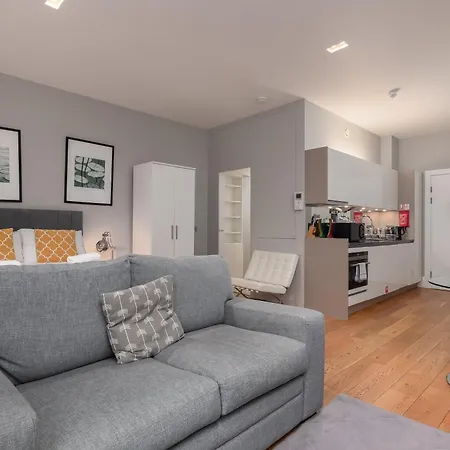 데스티니 스코틀랜드 - 세인트 앤드류 스퀘어 아파트먼트 에든버러