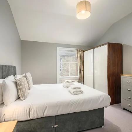 Destiny Scotland - St Andrew Square Apartmán *
