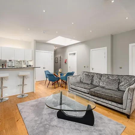 데스티니 스코틀랜드 - 세인트 앤드류 스퀘어 아파트먼트 *