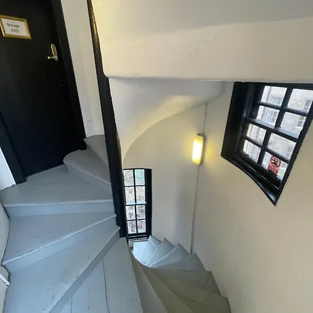 Royal Mile Balconies By The Castle Edimburgo