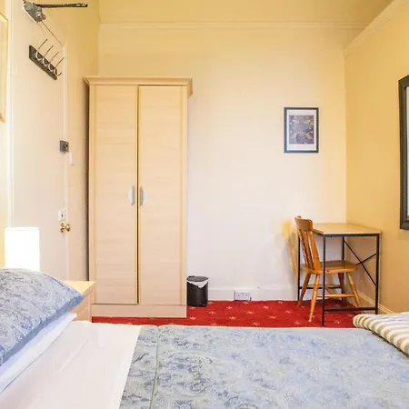 Sailte House 3* Эдинбург