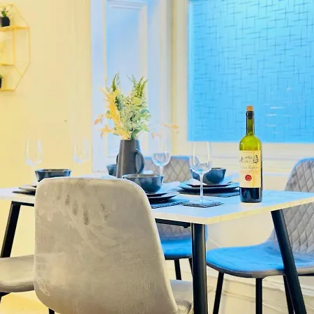 Deluxe Centre * Edimburgo