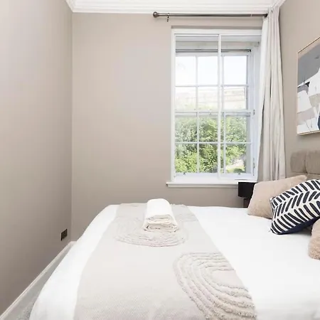 The Heart Of Old Town With Castle Views Apartment