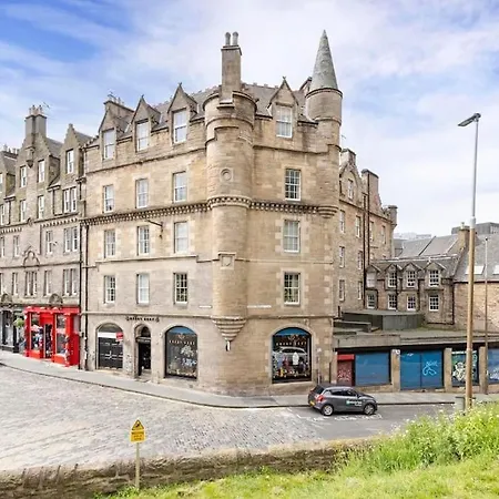 The Heart Of Old Town With Castle Views Edinburgh