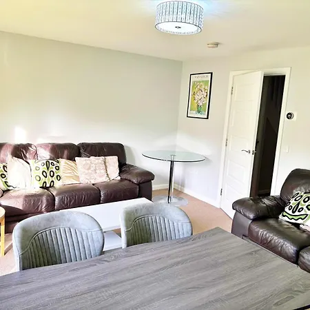 度假居 3 Bed House With Parking Near Airport