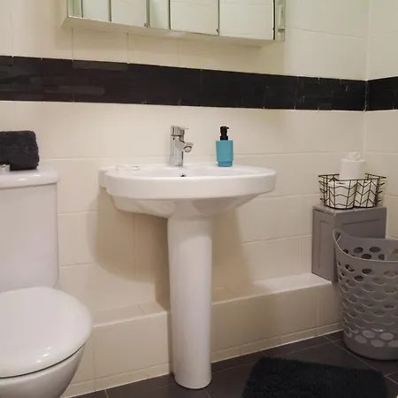 1 Bedrooms Flat In Haymarket, Heart Of Flat Sleeps 4 *