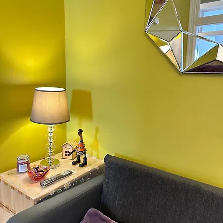 Apartment Cosy In Centre , 2 Bedroom1 Bathroom Edinburgh