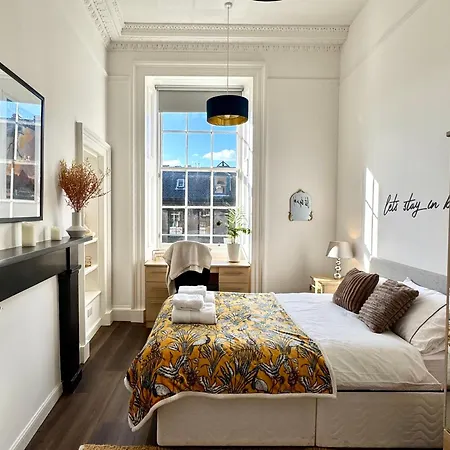 Spacious Luxury 3 Bedroom, 2 Bathroom - Next To Royal Mile And Castle ! Appartement