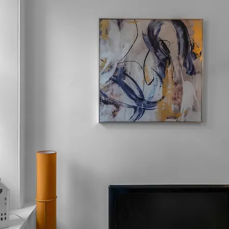 Centre - Tram - The Jameson Edinburg