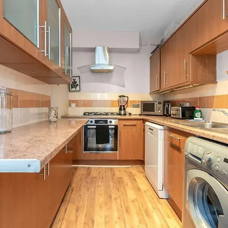 アパート Free Parking | Centre | Sleeps 9 | 3 Bedrooms *