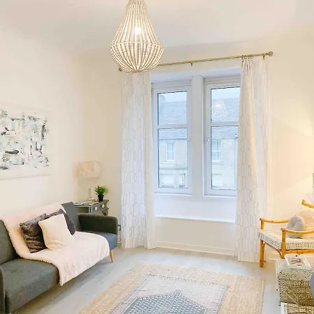 Chic Flat Close To Edinburgh, Airport, & Zoo * Edinburgh
