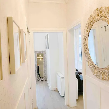 Chic Flat Close To Edinburgh, Airport, & Zoo *