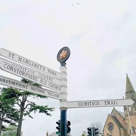 Chic Flat Close To Edinburgh, Airport, & Zoo Apartment *