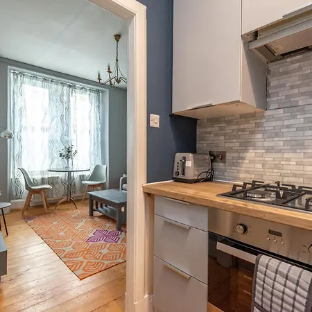1 Bed In Leith Edinburg