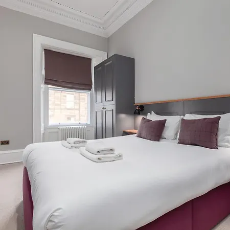 Destiny Scotland - Distillers House * Edimburgo