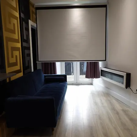 Ground Floor Flat With Patio And Hot Tub Near Murrayfield Stadium *