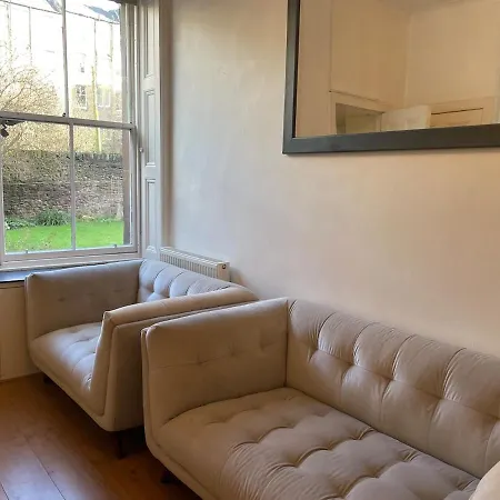 Appartamento Large Flat In Chic Bruntsfield Edimburgo