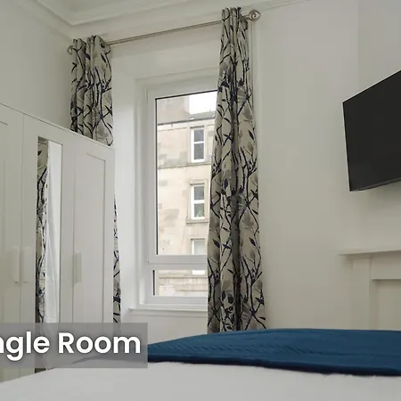 Modern In Haymarket, Centre Apartment *