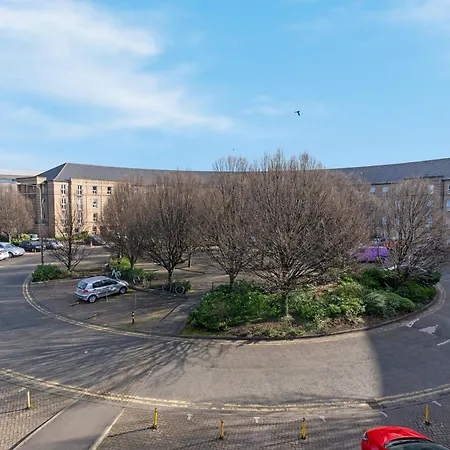 1 Double In Shared In With Free Parking Appartement Edinburgh