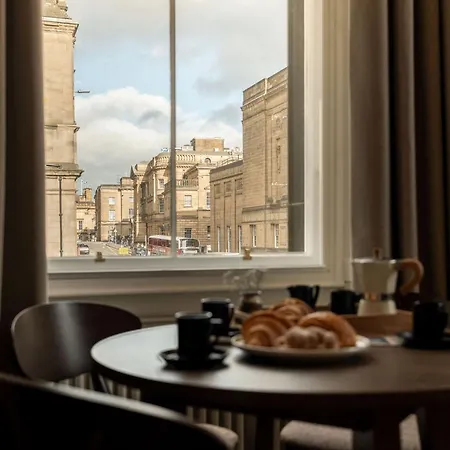 Moment George Iv Bridge Hotel