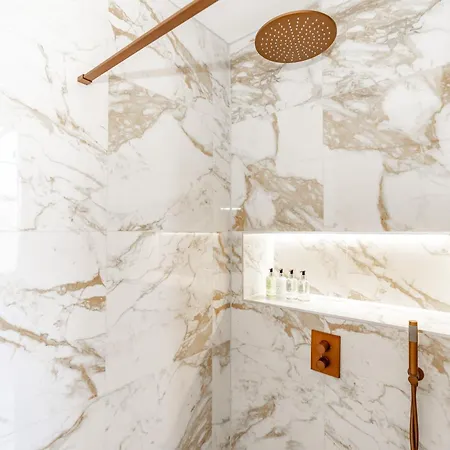 Dragon Luxury At 8 Albyn Place *